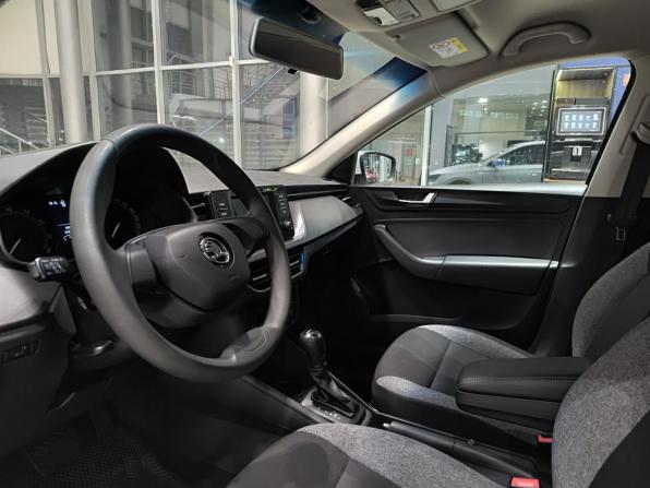 Skoda Rapid II с пробегом 2021 года, цена 1 647 000 рублей, 95123 км, лифтбек, Автокод Объявления