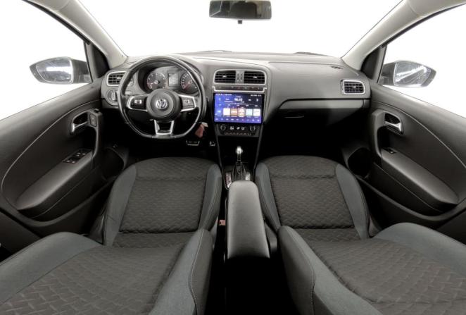 Volkswagen Polo V Рестайлинг с пробегом 2019 года, цена 1 390 000 рублей, 99500 км, седан, Автокод Объявления