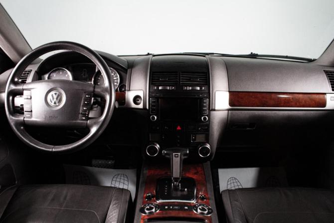 Volkswagen Touareg I Рестайлинг с пробегом 2010 года, цена 1 599 000 рублей, 291122 км, внедорожник, Автокод Объявления