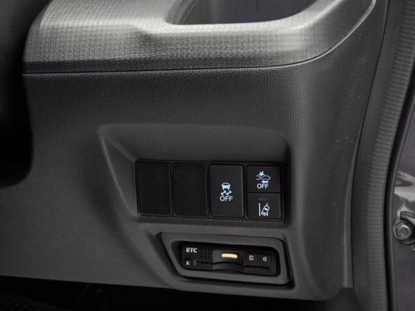 Honda Stepwgn V с пробегом 2016 года, цена 1 745 000 рублей, 140000 км, минивэн, Автокод Объявления