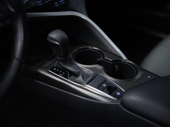 Toyota Camry VIII (XV70) Рестайлинг с пробегом 2021 года, цена 2 490 000 рублей, 112499 км, седан, Автокод Объявления