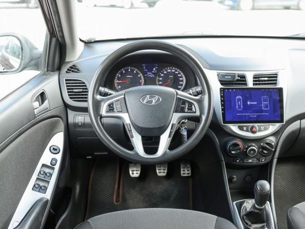 Hyundai Solaris I с пробегом 2012 года, цена 699 000 рублей, 176500 км, седан, Автокод Объявления