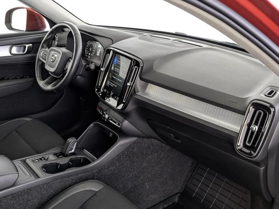 Volvo XC40 I Москва  - изображение 13