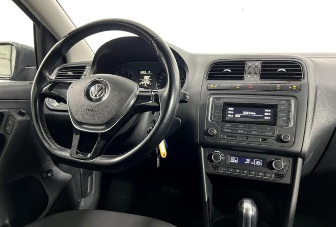 Volkswagen Polo V Рестайлинг с пробегом 2016 года, цена 1 070 000 рублей, 110095 км, седан, Автокод Объявления