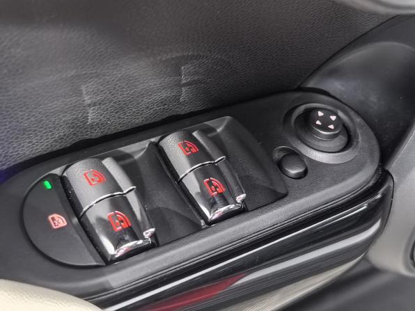 Mini Hatch III (F55/F56) Рестайлинг с пробегом 2019 года, цена 1 500 000 рублей, 150950 км, хэтчбек, Автокод Объявления