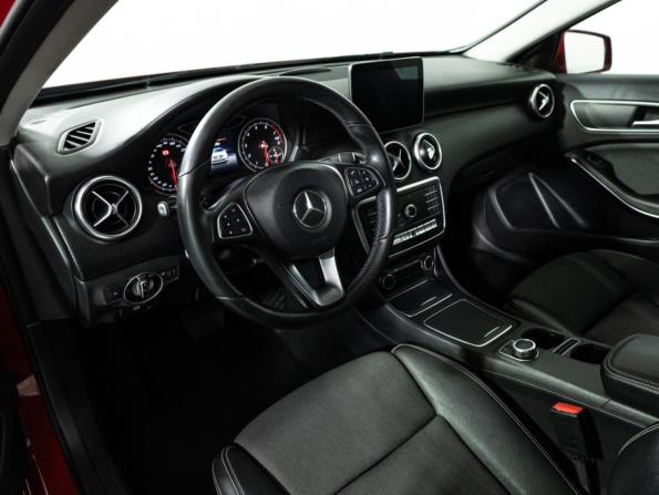 Mercedes-Benz A-Класс III (W176) Рестайлинг с пробегом 2016 года, цена 1 839 700 рублей, 82730 км, хэтчбек, Автокод Объявления