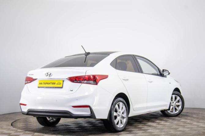 Hyundai Solaris II с пробегом 2017 года, цена 1 099 000 рублей, 208000 км, седан, Автокод Объявления