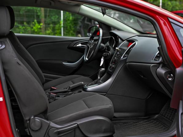 Opel Astra J Рестайлинг с пробегом 2012 года, цена 810 000 рублей, 134876 км, хэтчбек, Автокод Объявления