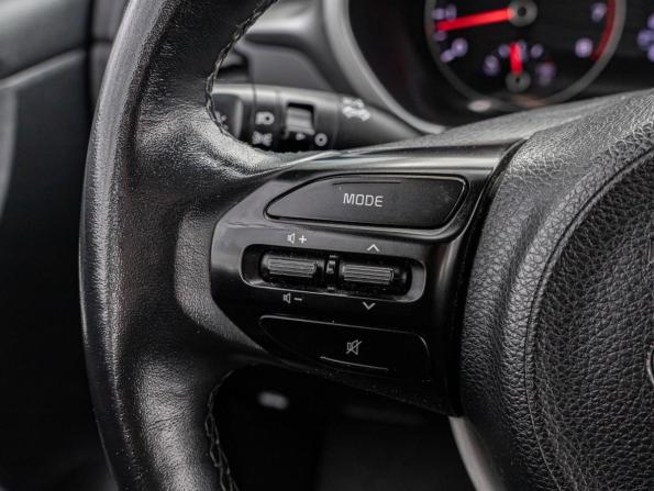 Kia Rio IV Рестайлинг с пробегом 2021 года, цена 1 380 000 рублей, 78803 км, седан, Автокод Объявления