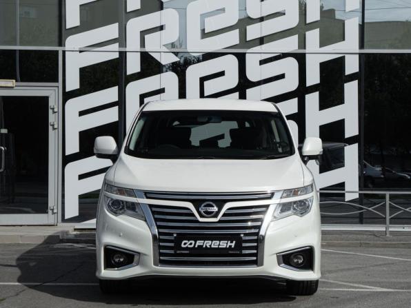 Nissan Elgrand III (E52) Рестайлинг с пробегом 2018 года, цена 2 900 000 рублей, 164684 км, минивэн, Автокод Объявления