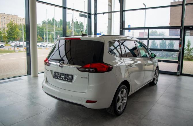 Opel Zafira C Рестайлинг с пробегом 2017 года, цена 2 050 000 рублей, 187418 км, минивэн, Автокод Объявления