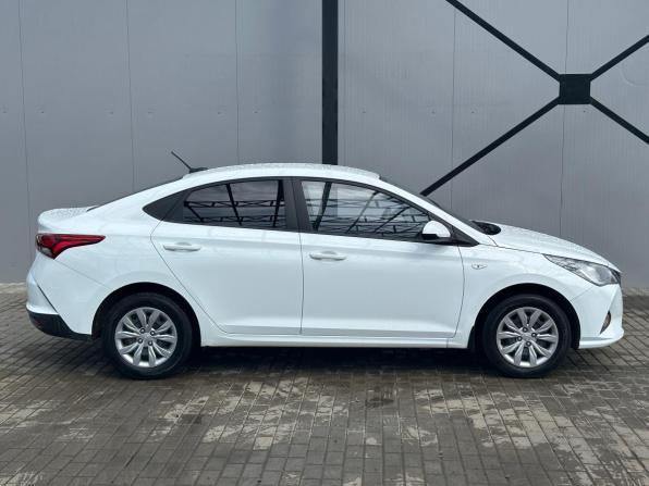 Hyundai Solaris II Рестайлинг с пробегом 2021 года, цена 1 565 000 рублей, 107000 км, седан, Автокод Объявления