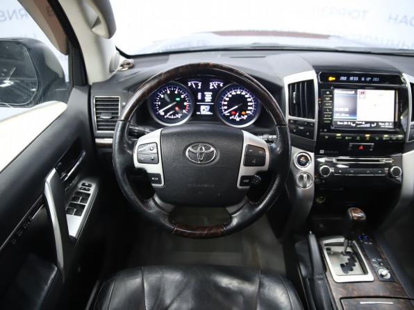 Toyota Land Cruiser 200 Series Рестайлинг 1 с пробегом 2014 года, цена 4 250 000 рублей, 335266 км, внедорожник, Автокод Объявления