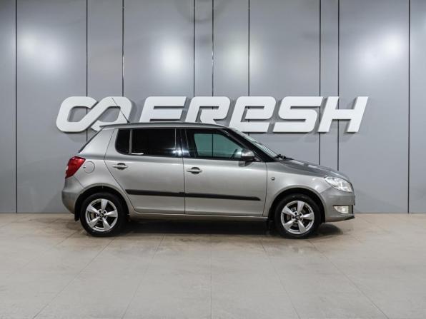 Skoda Fabia II Рестайлинг с пробегом 2010 года, цена 699 000 рублей, 154555 км, хэтчбек, Автокод Объявления