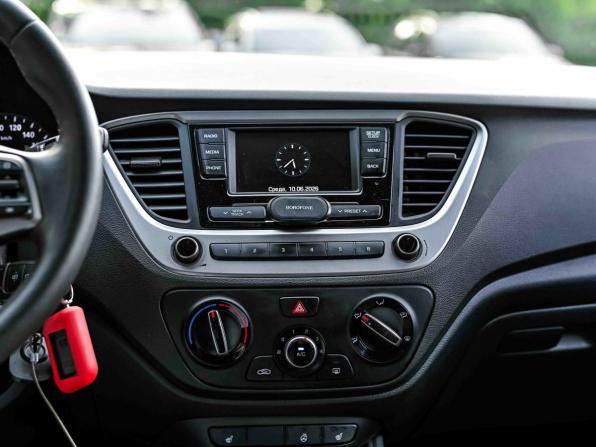 Hyundai Solaris II с пробегом 2017 года, цена 1 215 000 рублей, 135000 км, седан, Автокод Объявления