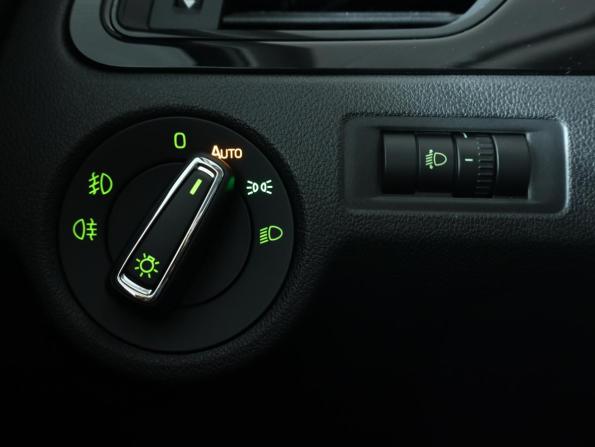 Skoda Rapid I Рестайлинг с пробегом 2017 года, цена 1 279 000 рублей, 86004 км, лифтбек, Автокод Объявления