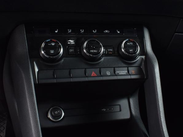 Skoda Karoq I с пробегом 2021 года, цена 1 849 999 рублей, 138923 км, внедорожник, Автокод Объявления
