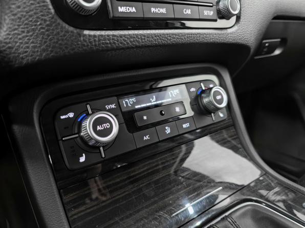 Volkswagen Touareg II Рестайлинг с пробегом 2015 года, цена 2 800 000 рублей, 187696 км, внедорожник, Автокод Объявления