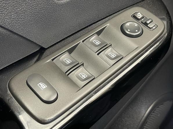 Renault Kaptur I Рестайлинг с пробегом 2020 года, цена 1 597 000 рублей, 125996 км, внедорожник, Автокод Объявления