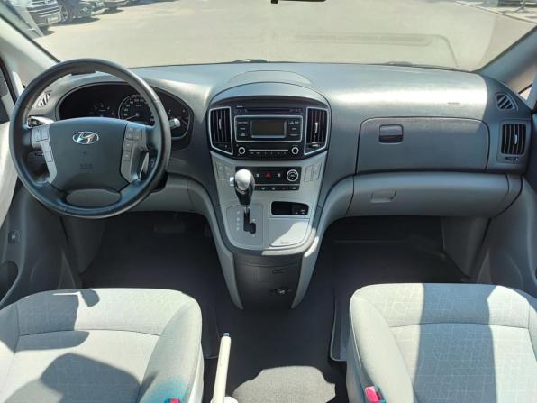 Hyundai H-1 II Рестайлинг с пробегом 2018 года, цена 2 750 000 рублей, 74412 км, минивэн, Автокод Объявления