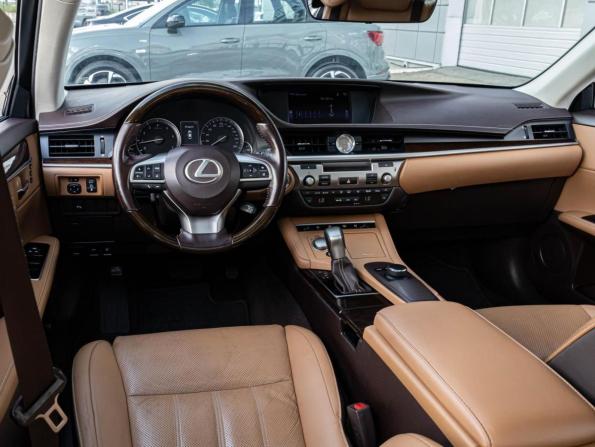 Lexus ES VI Рестайлинг с пробегом 2015 года, цена 2 440 000 рублей, 114492 км, седан, Автокод Объявления