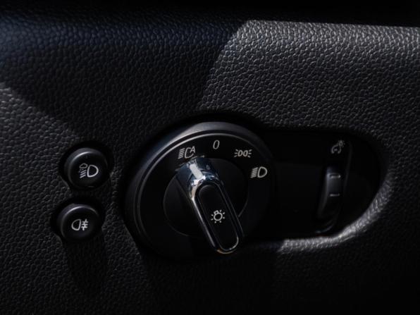 Mini Hatch III (F55/F56) Рестайлинг 2 с пробегом 2021 года, цена 3 848 000 рублей, 65900 км, хэтчбек, Автокод Объявления