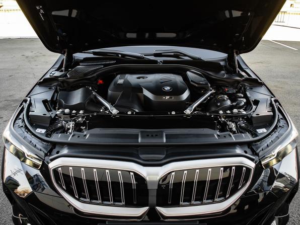 BMW 5 серии VIII (G60/G61/G68) с пробегом 2025 года, цена 8 690 000 рублей, 16 км, седан, Автокод Объявления