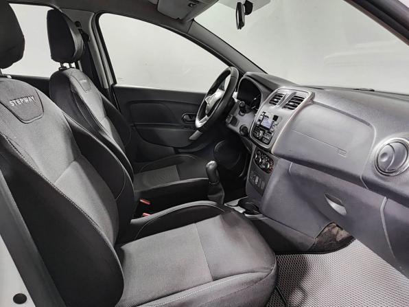 Renault Sandero II Рестайлинг с пробегом 2020 года, цена 970 000 рублей, 202213 км, хэтчбек, Автокод Объявления