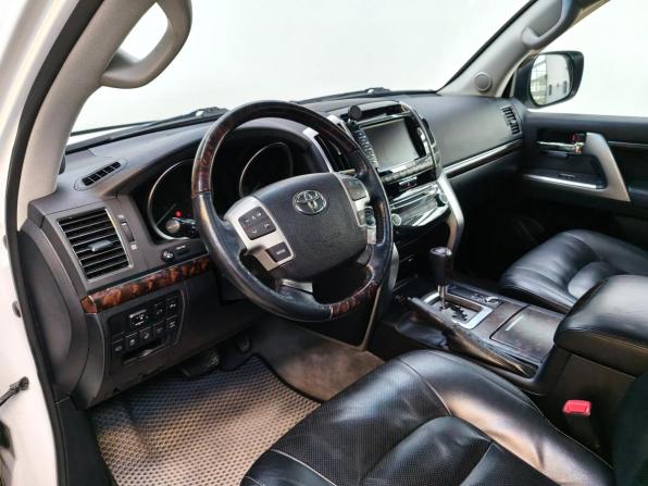 Toyota Land Cruiser 200 Series Рестайлинг 1 с пробегом 2014 года, цена 4 100 000 рублей, 230529 км, внедорожник, Автокод Объявления