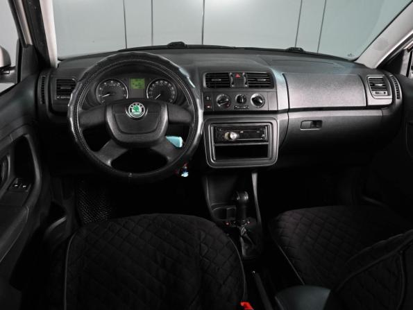 Skoda Fabia II Рестайлинг с пробегом 2011 года, цена 779 000 рублей, 284489 км, хэтчбек, Автокод Объявления