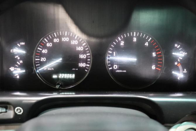 Toyota Land Cruiser 100 Series Рестайлинг 2 с пробегом 2006 года, цена 2 650 000 рублей, 229068 км, внедорожник, Автокод Объявления