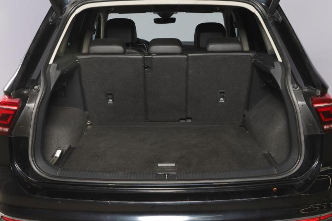 Volkswagen Tiguan II с пробегом 2021 года, цена 3 599 000 рублей, 104000 км, внедорожник, Автокод Объявления