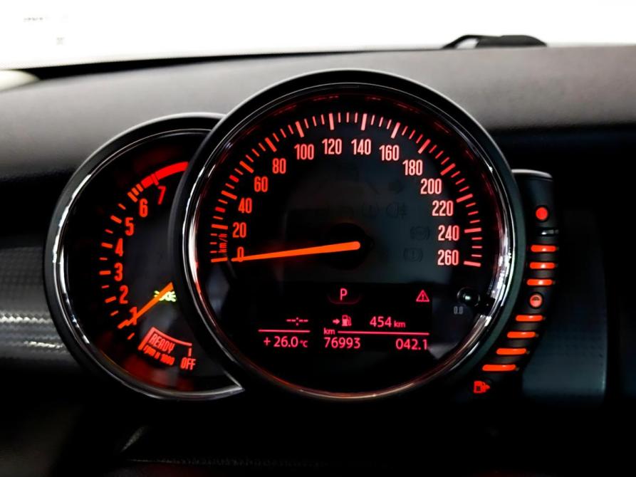 Mini Hatch III (F55/F56) Москва  - изображение 13