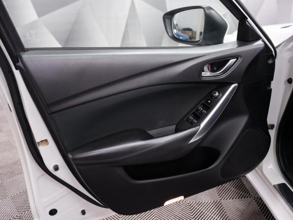 Mazda 6 III (GJ) Рестайлинг с пробегом 2016 года, цена 1 710 000 рублей, 185043 км, седан, Автокод Объявления