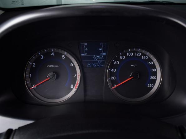 Hyundai Solaris I Рестайлинг с пробегом 2016 года, цена 749 999 рублей, 257571 км, хэтчбек, Автокод Объявления