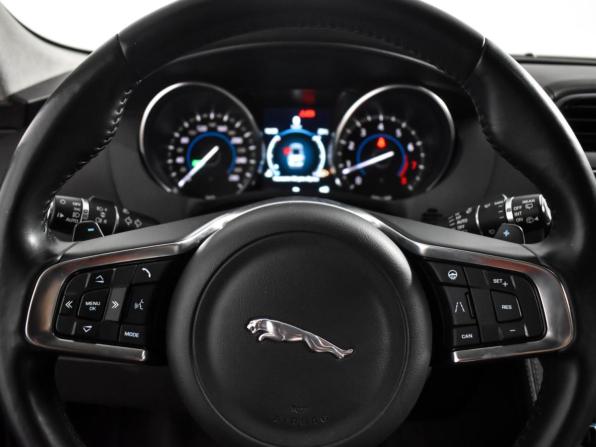 Jaguar F-Pace I с пробегом 2019 года, цена 3 371 000 рублей, 62005 км, внедорожник, Автокод Объявления