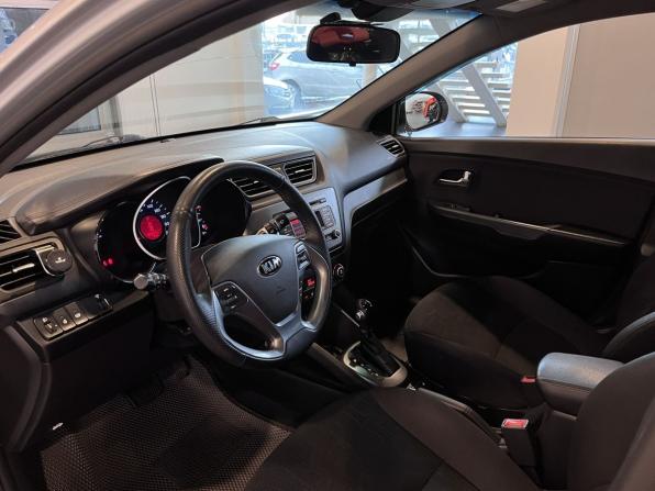 Kia Rio III Рестайлинг с пробегом 2016 года, цена 940 000 рублей, 255627 км, седан, Автокод Объявления