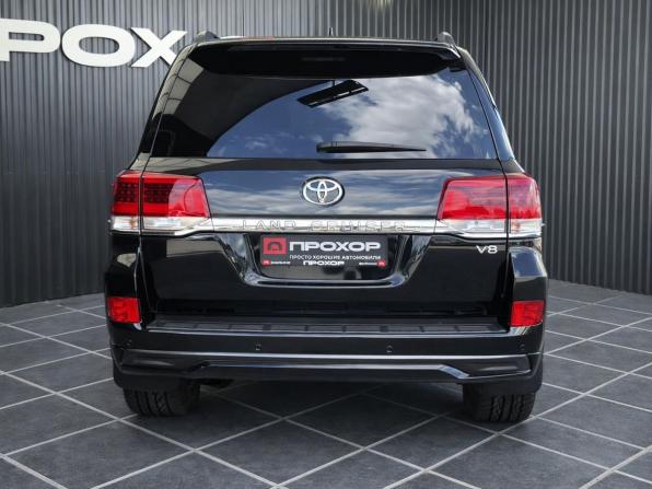 Toyota Land Cruiser 200 Series Рестайлинг 2 с пробегом 2017 года, цена 6 367 000 рублей, 274545 км, внедорожник, Автокод Объявления
