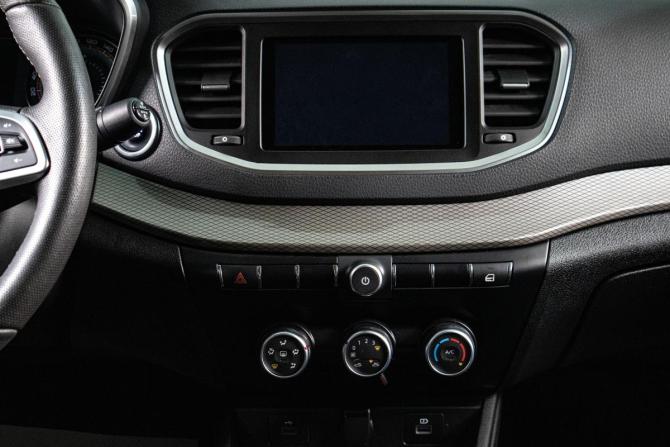 Lada (ВАЗ) Vesta I Рестайлинг (NG) с пробегом 2023 года, цена 1 379 000 рублей, 14700 км, седан, Автокод Объявления