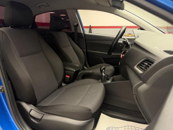 Hyundai Solaris II с пробегом 2017 года, цена 1 069 900 рублей, 163220 км, седан, Автокод Объявления