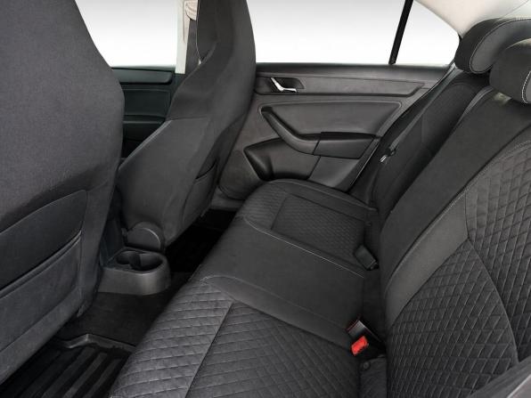 Skoda Rapid I с пробегом 2015 года, цена 679 000 рублей, 318693 км, лифтбек, Автокод Объявления