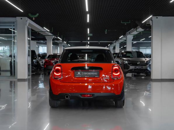 Mini Hatch III (F55/F56) с пробегом 2018 года, цена 1 950 000 рублей, 83694 км, хэтчбек, Автокод Объявления