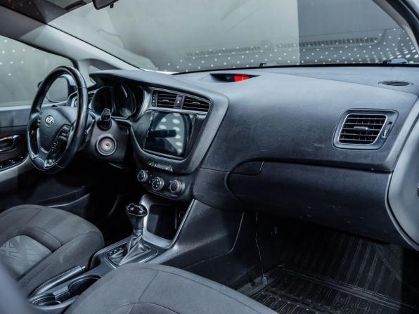 Kia Ceed II Рестайлинг с пробегом 2016 года, цена 1 260 000 рублей, 104679 км, хэтчбек, Автокод Объявления