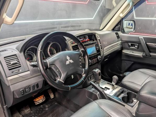 Mitsubishi Pajero IV Рестайлинг 2 с пробегом 2015 года, цена 2 440 000 рублей, 120717 км, внедорожник, Автокод Объявления