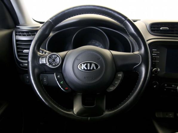 Kia Soul II Рестайлинг с пробегом 2018 года, цена 1 590 000 рублей, 62000 км, хэтчбек, Автокод Объявления