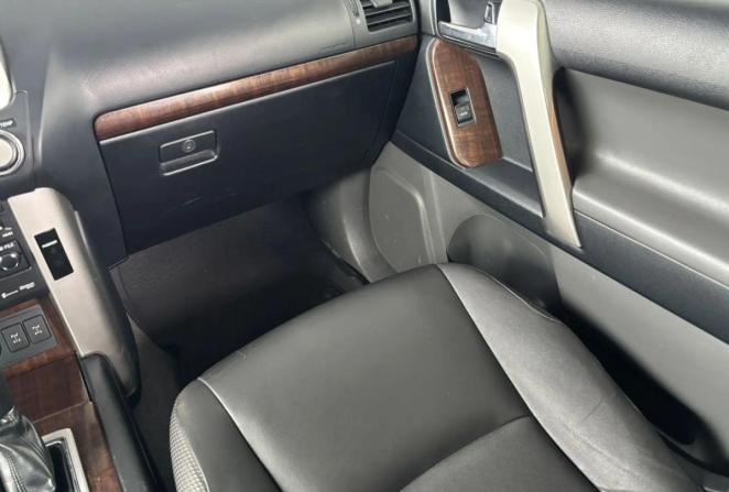 Toyota Land Cruiser Prado 150 Series с пробегом 2012 года, цена 2 545 000 рублей, 263828 км, внедорожник, Автокод Объявления