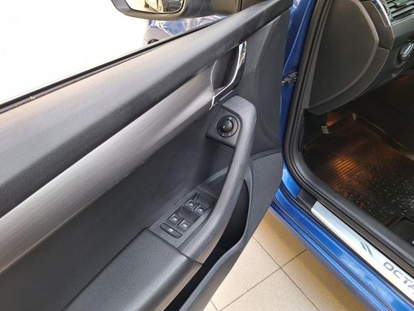 Skoda Octavia III (A7) Рестайлинг с пробегом 2020 года, цена 1 299 000 рублей, 129246 км, лифтбек, Автокод Объявления