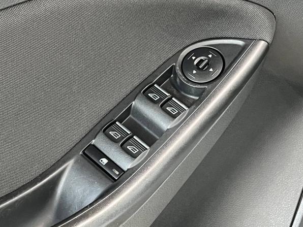 Ford Focus III Рестайлинг с пробегом 2017 года, цена 1 000 000 рублей, 157000 км, хэтчбек, Автокод Объявления