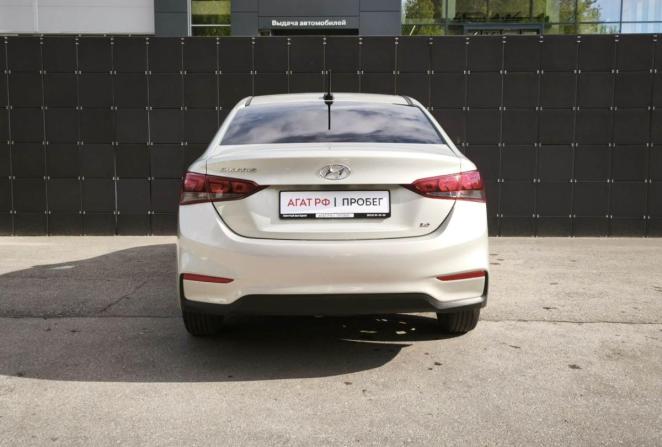 Hyundai Solaris II с пробегом 2018 года, цена 1 229 000 рублей, 118891 км, седан, Автокод Объявления