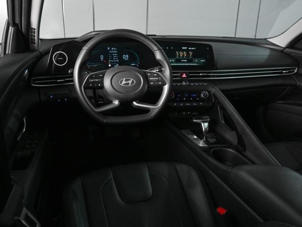 Hyundai Elantra VII (CN7) Рестайлинг с пробегом 2024 года, цена 2 299 000 рублей, 33222 км, седан, Автокод Объявления